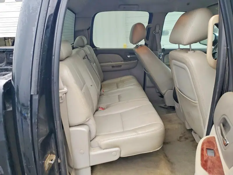 2011 CHEVROLET SILVERADO C1500 LTZ  