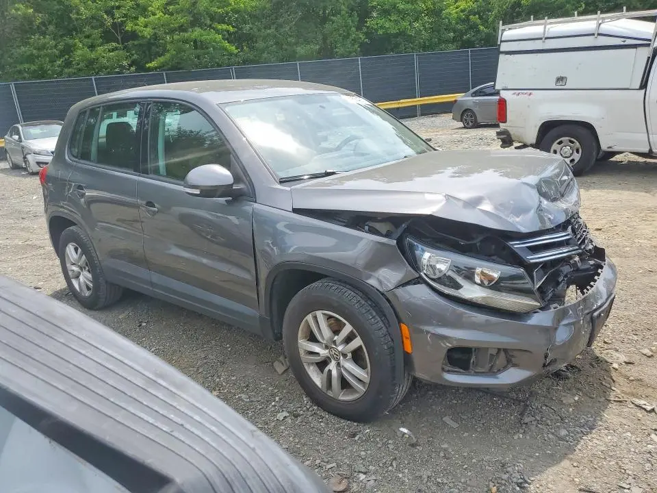 2012 VOLKSWAGEN TIGUAN S  