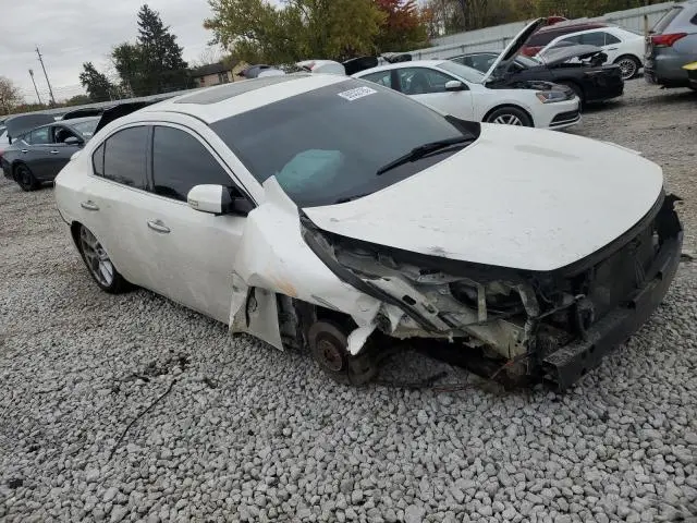 2010 NISSAN MAXIMA S  