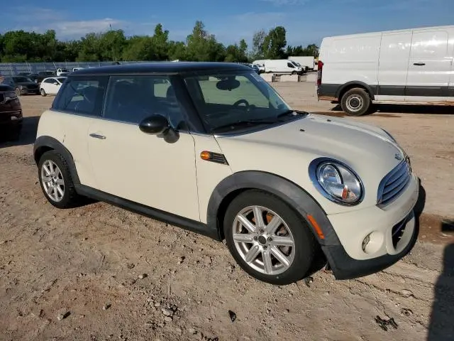 2011 MINI COOPER 