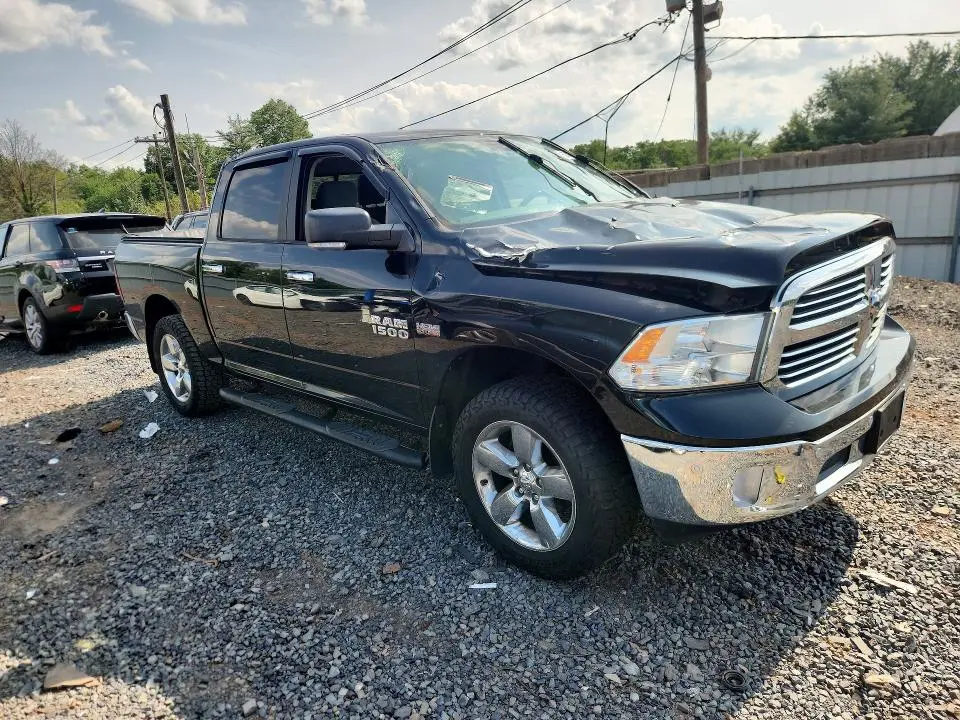 2017 RAM 1500 SLT  