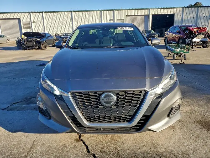 2022 NISSAN ALTIMA SV  