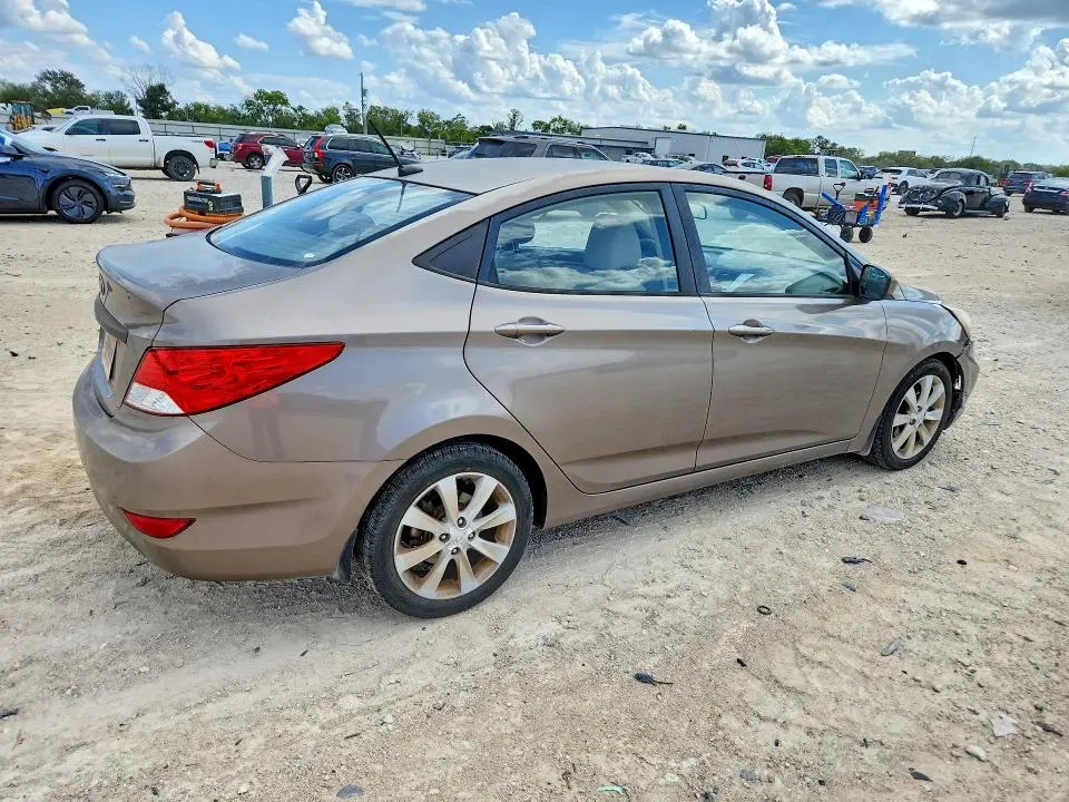 2012 HYUNDAI ACCENT GLS  