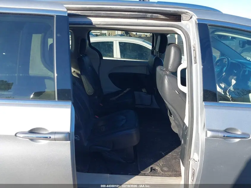 2020 CHRYSLER PACIFICA TOURING L