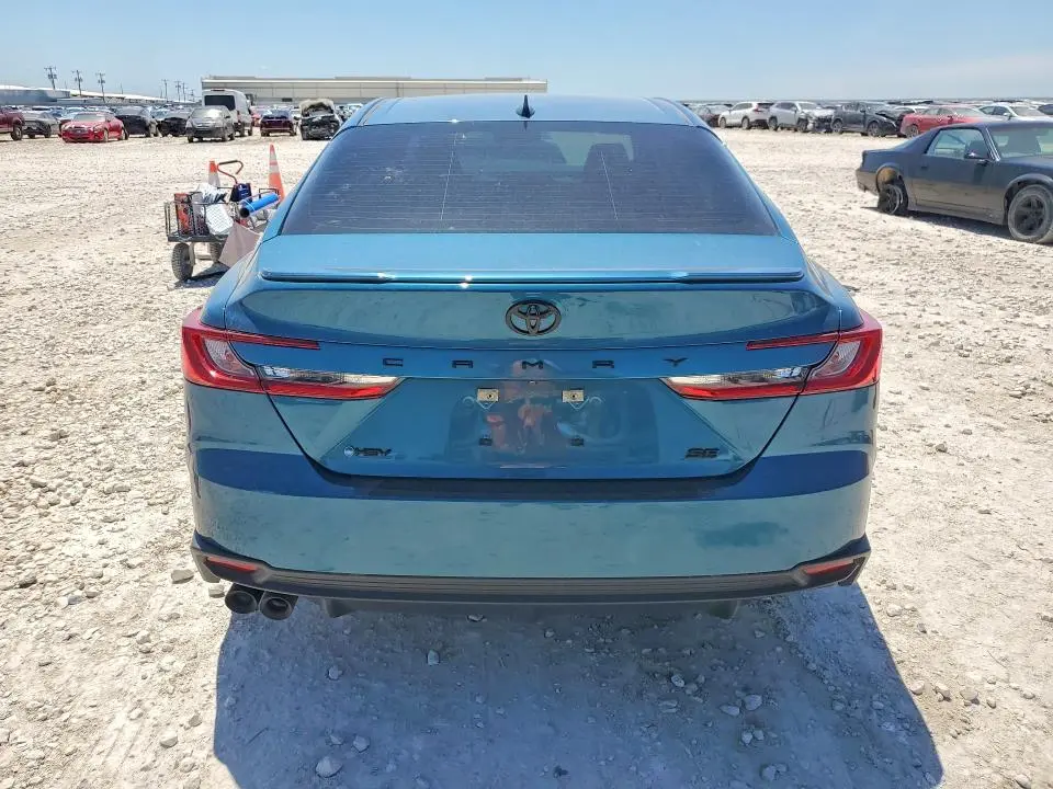 2025 TOYOTA CAMRY SE  