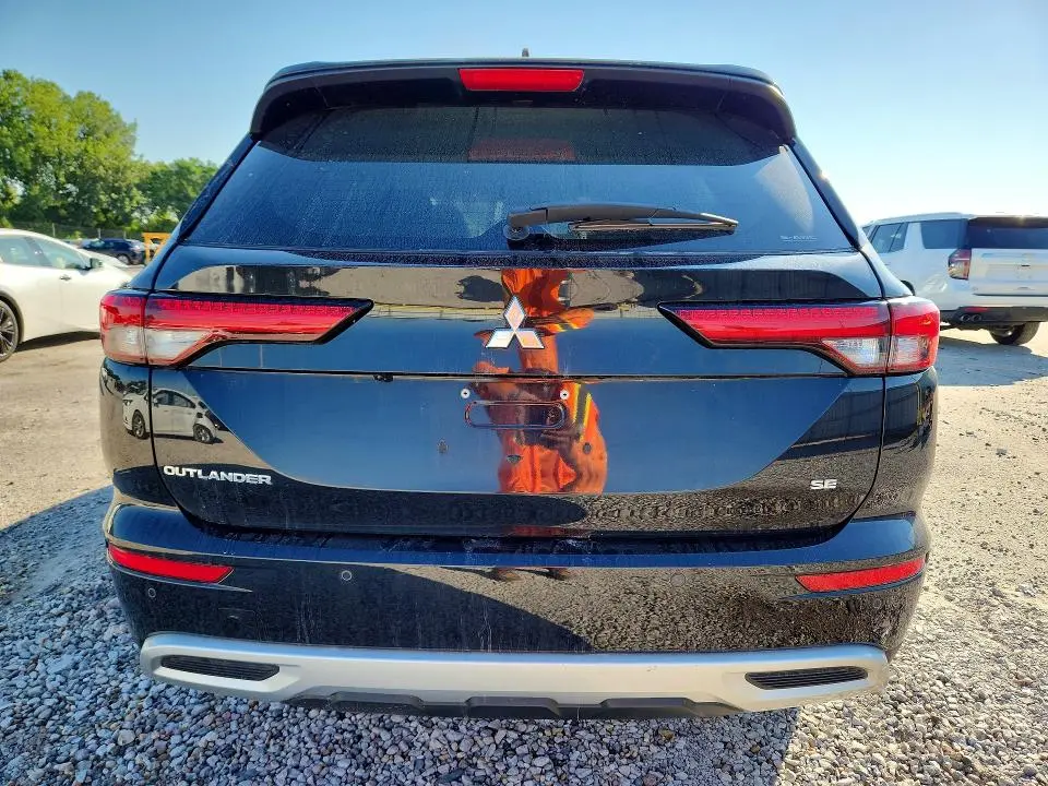 2022 MITSUBISHI OUTLANDER SE  