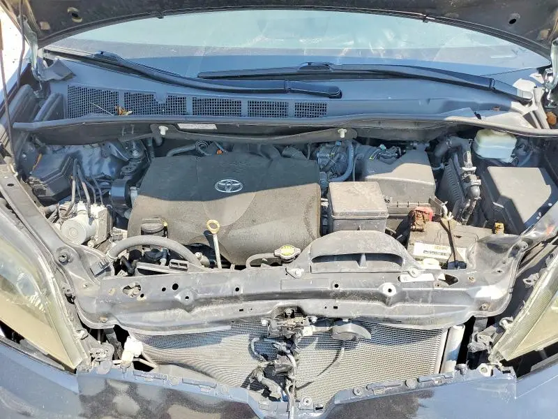 2018 TOYOTA SIENNA SE 8-PASSENGER  