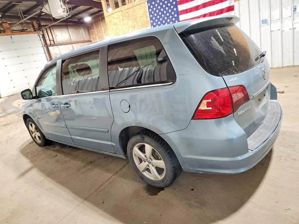 2010 VOLKSWAGEN ROUTAN SE  