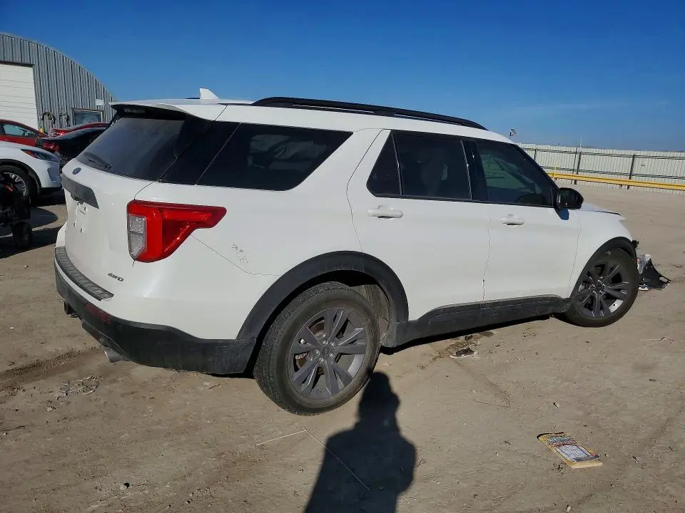 2022 FORD EXPLORER XLT  