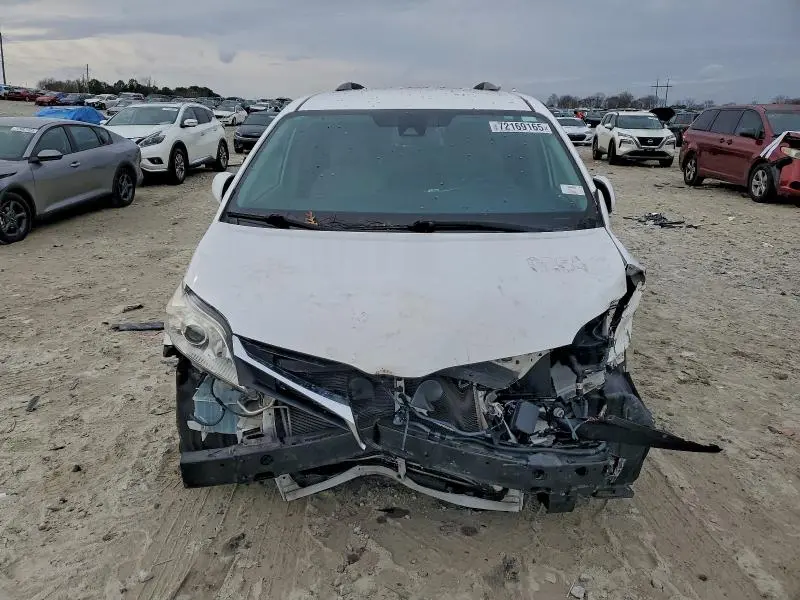 2020 TOYOTA SIENNA LE  