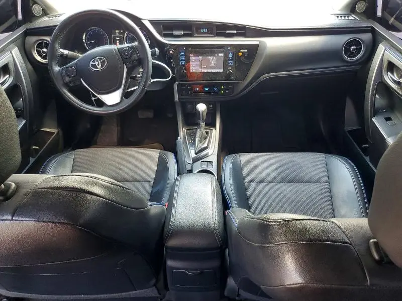 2017 TOYOTA COROLLA SE  