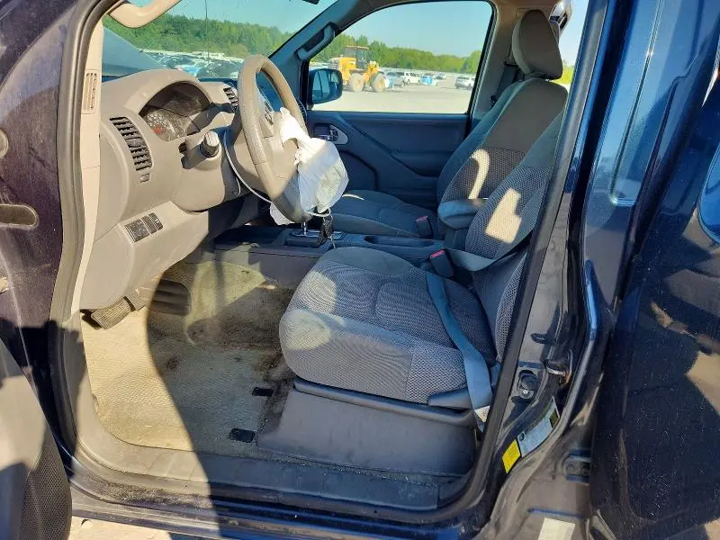 2016 NISSAN FRONTIER SV  