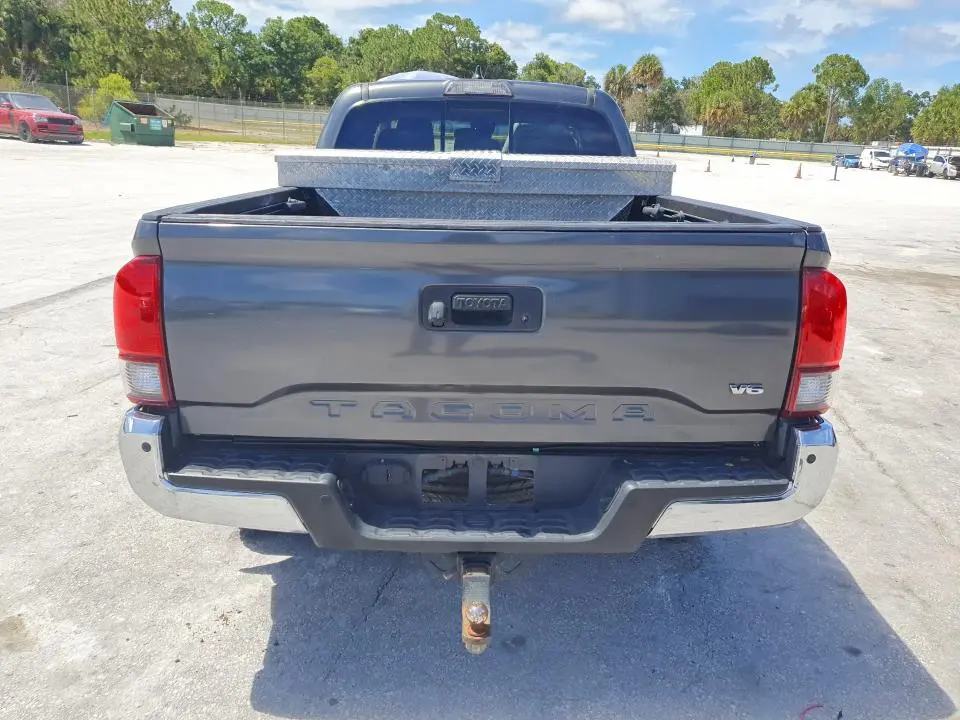 2019 TOYOTA TACOMA SR5 V6  