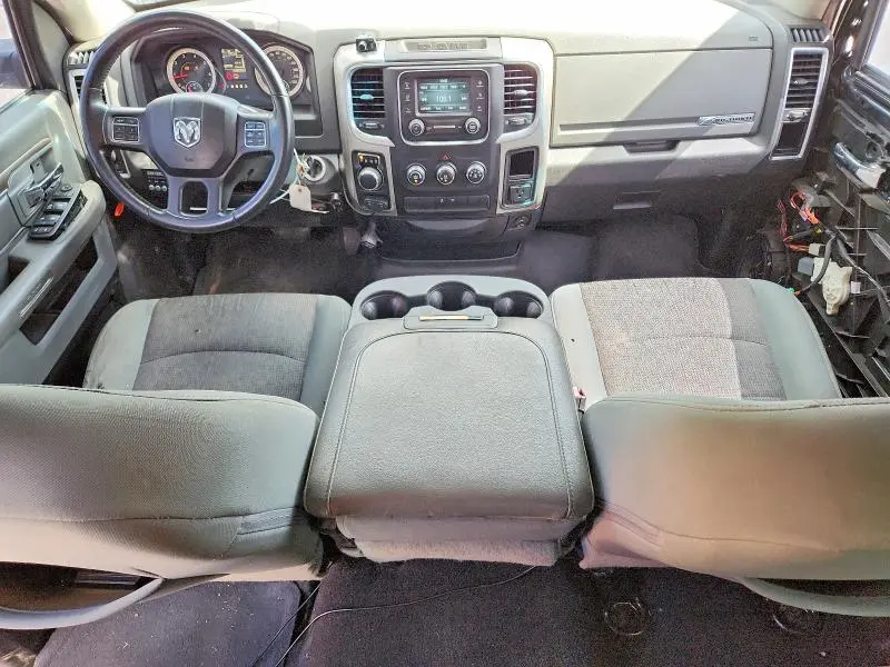 2016 RAM 1500 SLT  