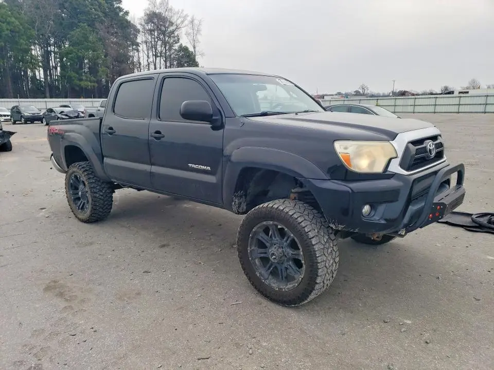 2015 TOYOTA TACOMA V6  