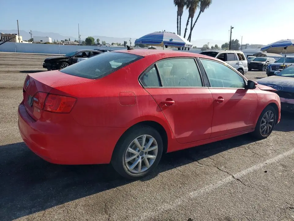 2012 VOLKSWAGEN JETTA SE  