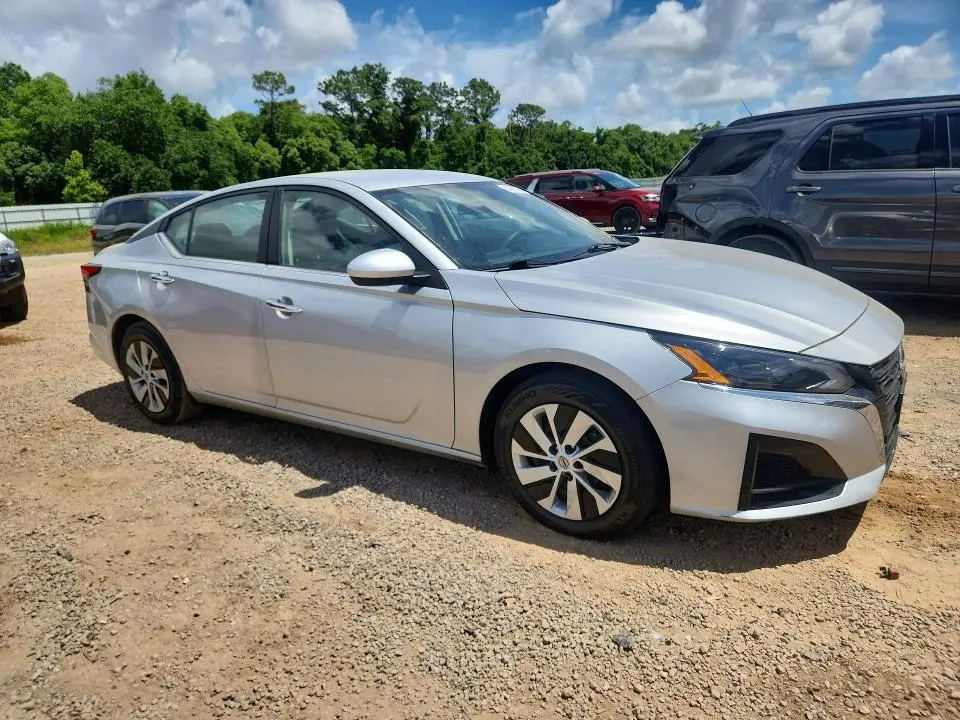 2023 NISSAN ALTIMA S  