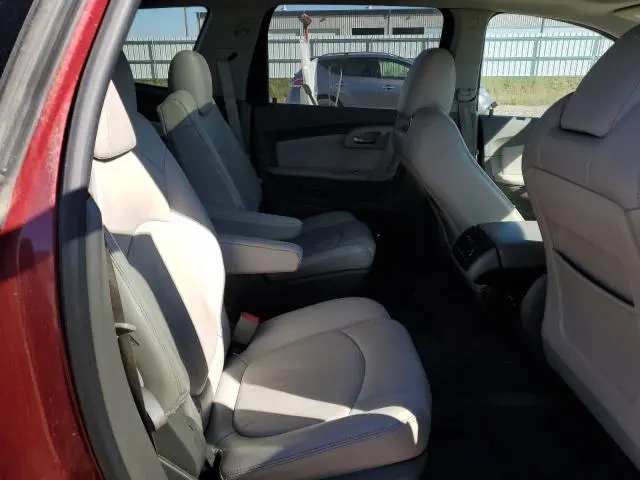 2010 CHEVROLET TRAVERSE LT  