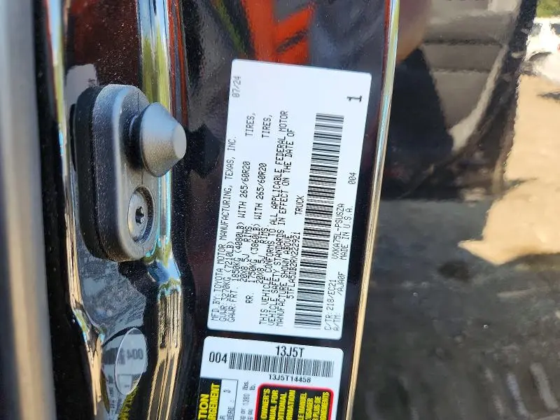 2024 TOYOTA TUNDRA SR5  