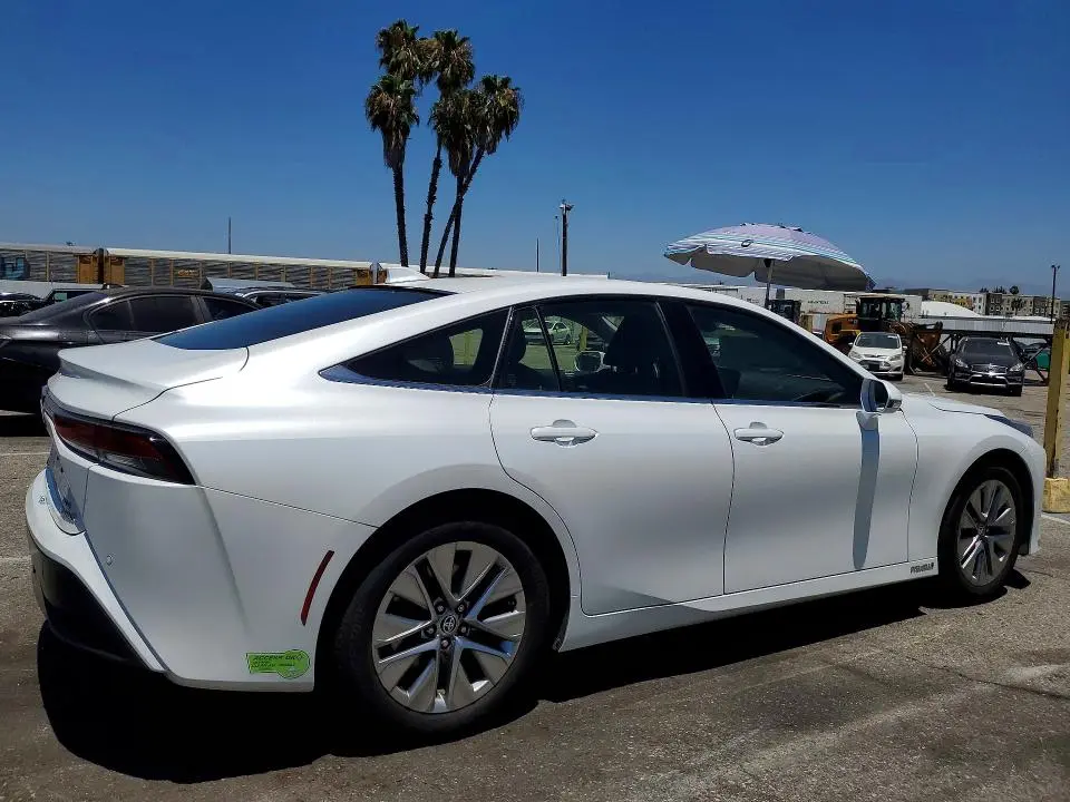 2022 TOYOTA MIRAI XLE  