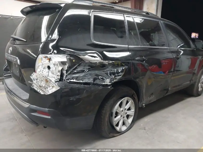 2013 TOYOTA HIGHLANDER SE V6