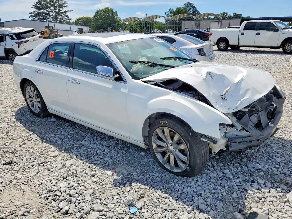2019 CHRYSLER 300 LIMITED  