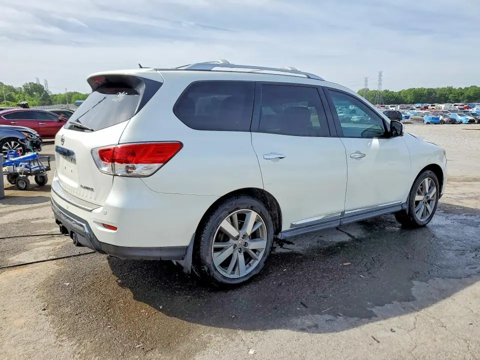 2016 NISSAN PATHFINDER PLATINUM  