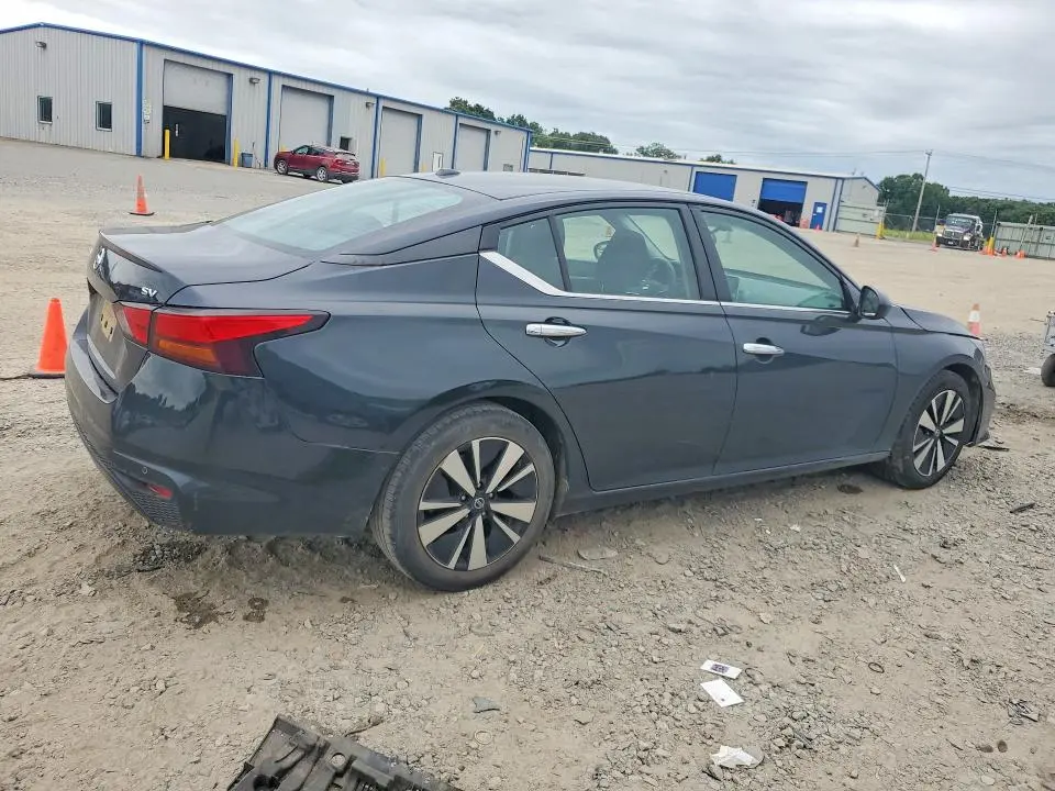2021 NISSAN ALTIMA SV  