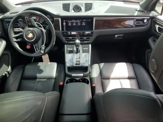2022 PORSCHE MACAN