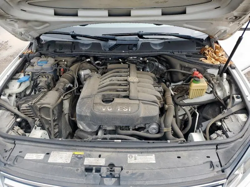 2016 VOLKSWAGEN TOUAREG SPORT  