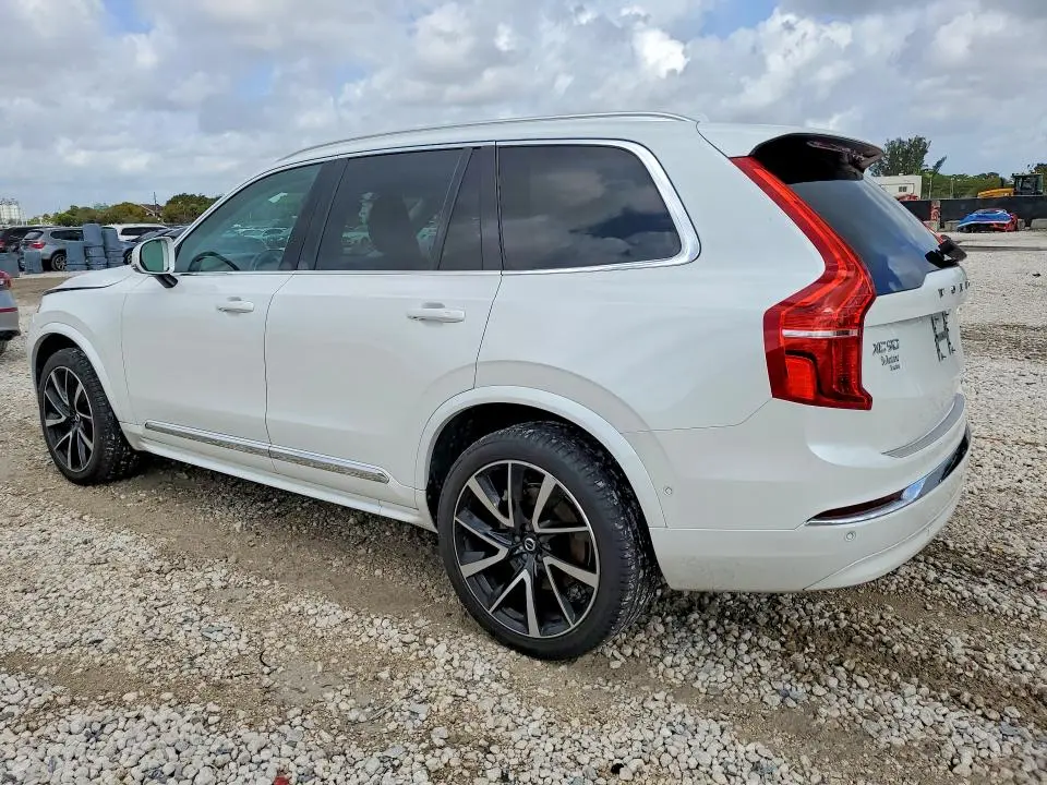 2024 VOLVO XC90 PLUS  