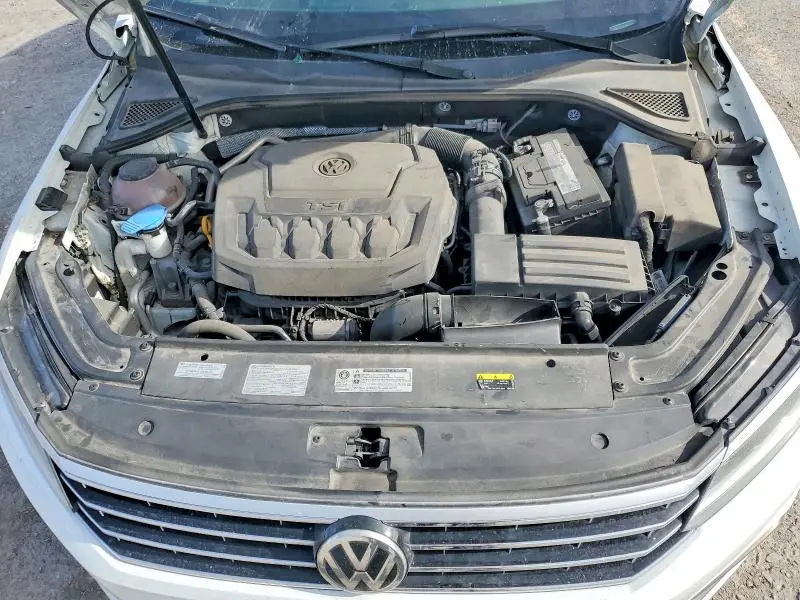 2018 VOLKSWAGEN PASSAT SE  