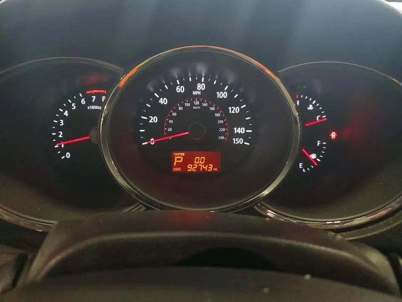 2013 KIA SORENTO LX  