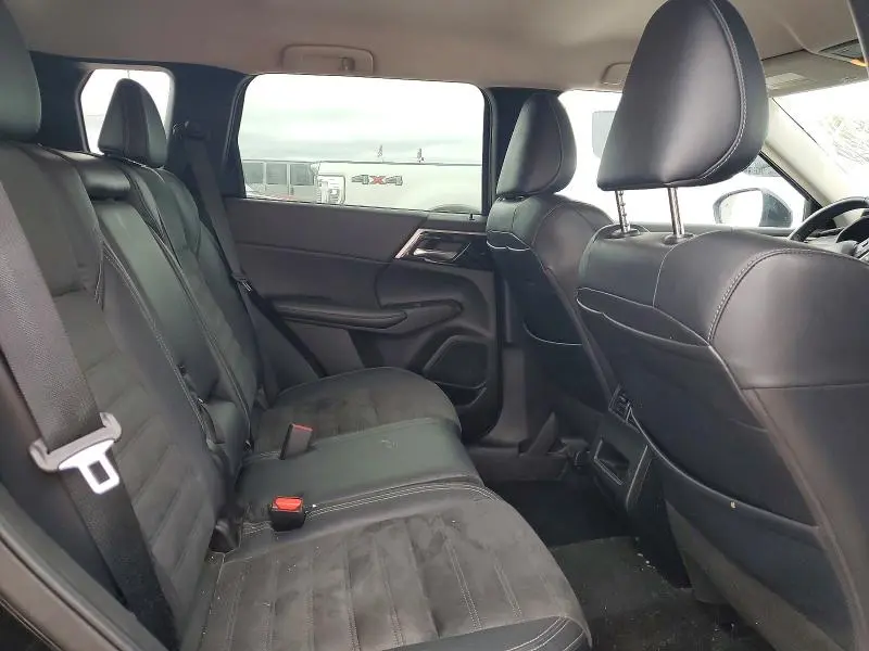 2022 MITSUBISHI OUTLANDER SE  