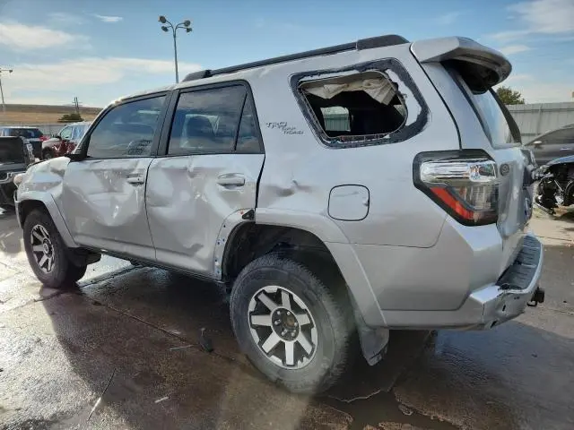 2023 TOYOTA 4RUNNER SE  