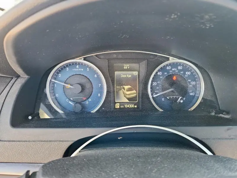 2016 TOYOTA CAMRY LE  