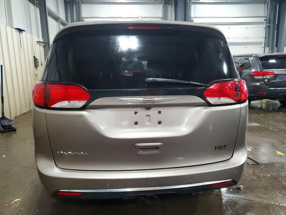 2017 CHRYSLER PACIFICA TOURING L PLUS  