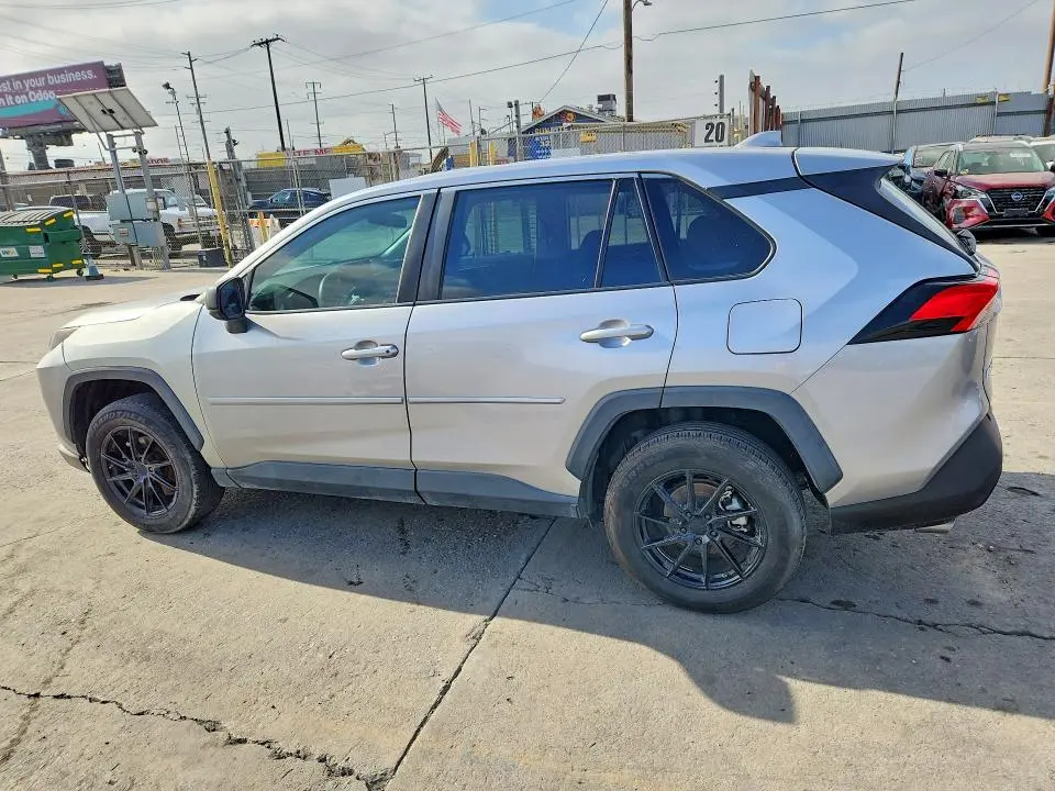 2022 TOYOTA RAV4 LE  