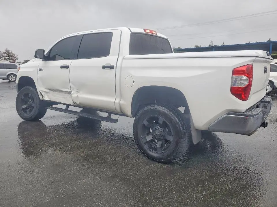 2016 TOYOTA TUNDRA CREWMAX SR5  