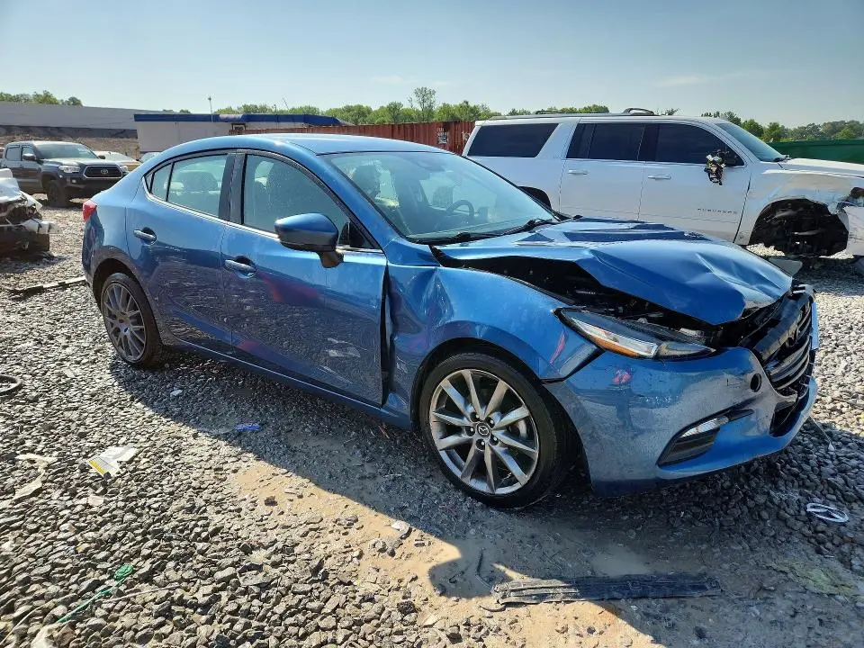 2018 MAZDA 3 TOURING  