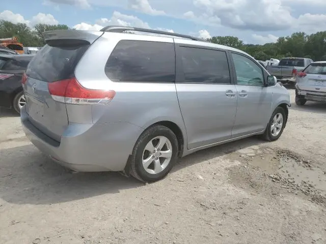 2014 TOYOTA SIENNA LE  