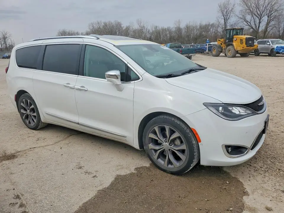 2018 CHRYSLER PACIFICA LIMITED  