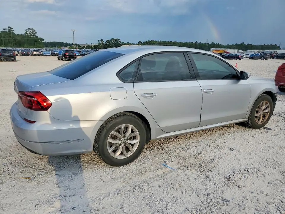 2018 VOLKSWAGEN PASSAT S  