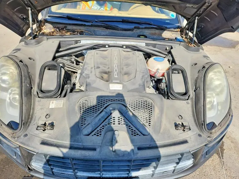 2015 PORSCHE MACAN S  