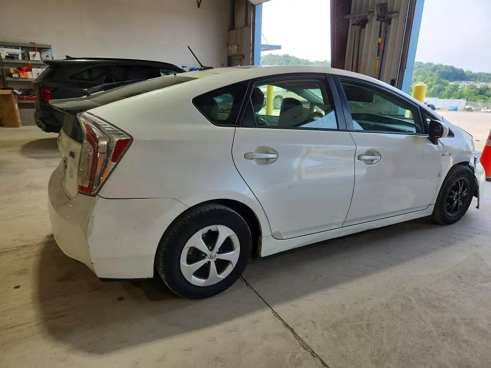 2013 TOYOTA PRIUS THREE  