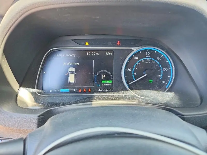 2022 NISSAN LEAF S  