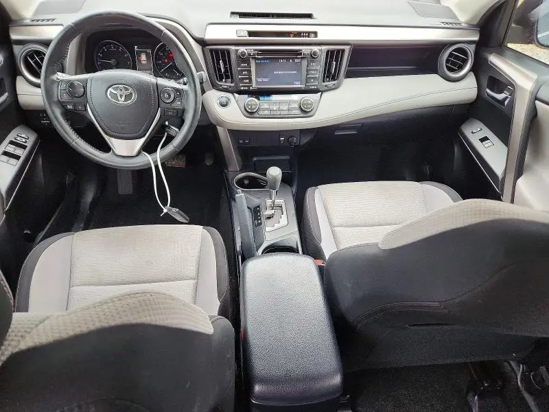 2018 TOYOTA RAV4 XLE  