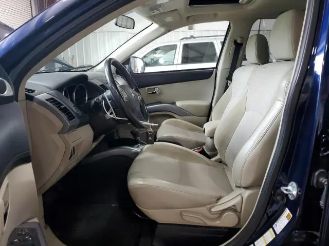 2011 MITSUBISHI OUTLANDER SE  