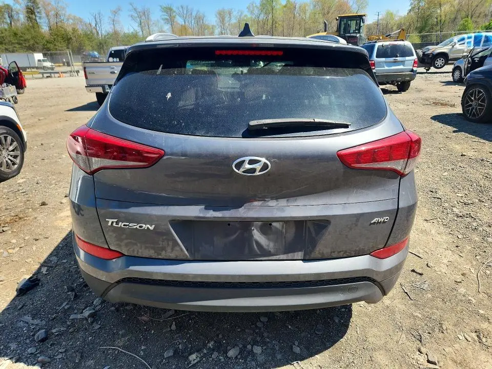 2017 HYUNDAI TUCSON SE PLUS  