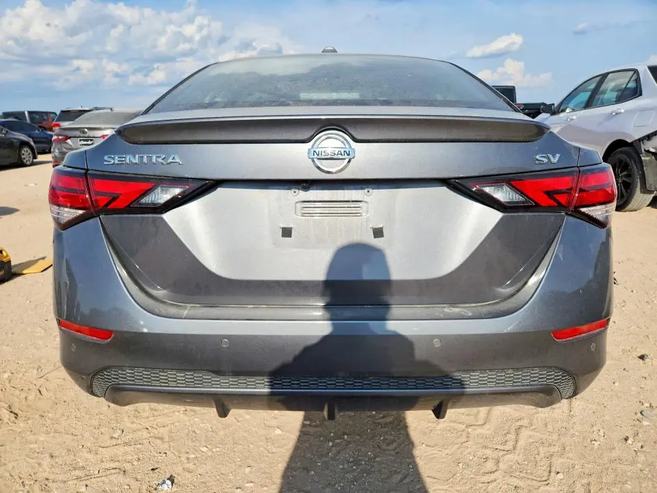 2022 NISSAN SENTRA SV  
